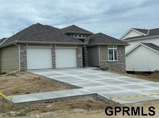 5508 190th Ave, Elkhorn, NE 68022