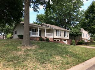 51 Lakeview Dr, Lexington, MO 64067