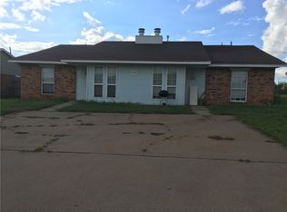 207 Coral Ave #A, Elk City, OK 73644