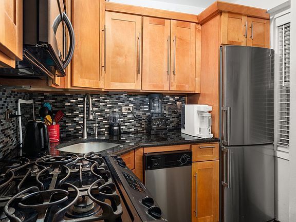 4th image of 520 E 81st St APT 4N