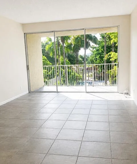 8304 NW 24th St #8304 — Photo 5