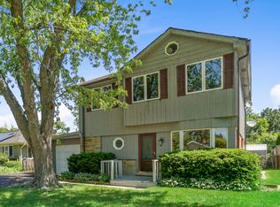 1041 Midway Rd, Northbrook, IL 60062
