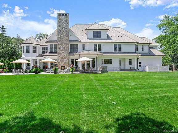 2nd image of 4 Sprucewood Ln