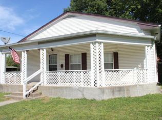 319 N Tennessee Ave, Carterville, MO 64835