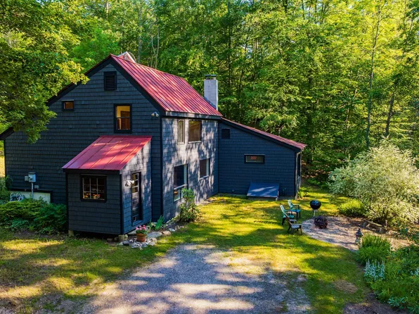 106 Mill Brook Road, Sunderland, VT 05250