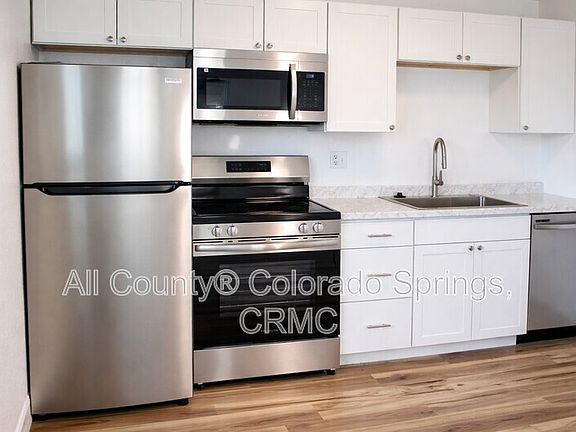 3rd image of 6678 Provincial Dr