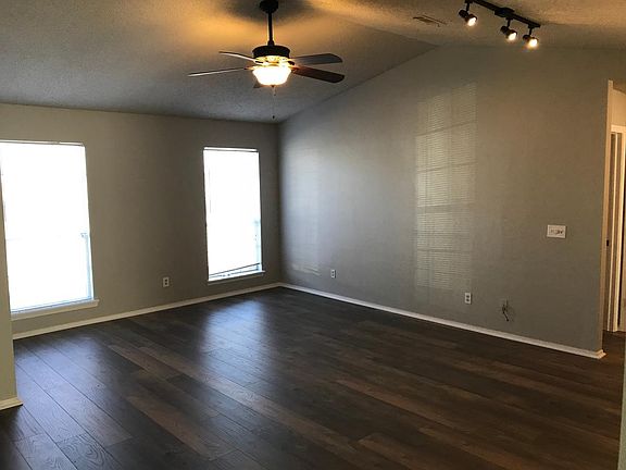 Living Room Vaulted Ceiling