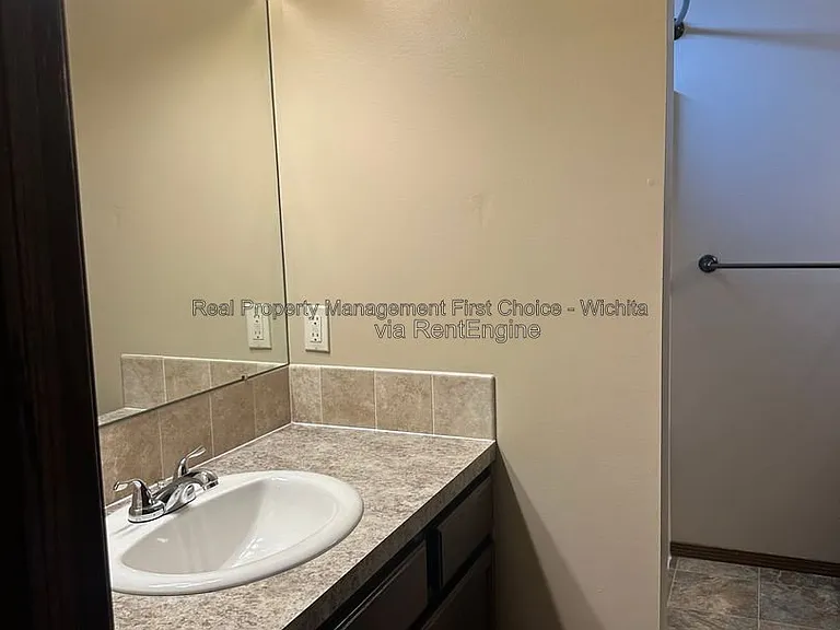 1548 W Hickory St — Photo 13