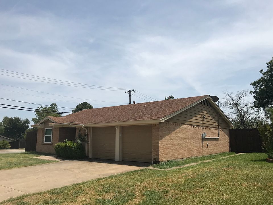 2nd image of 1201 Ridgeway Dr