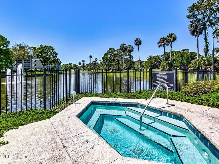 800 Ironwood Dr #834 — Photo 42