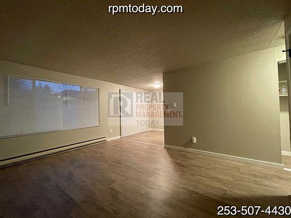 3rd image of 1410 Josephine Ct S