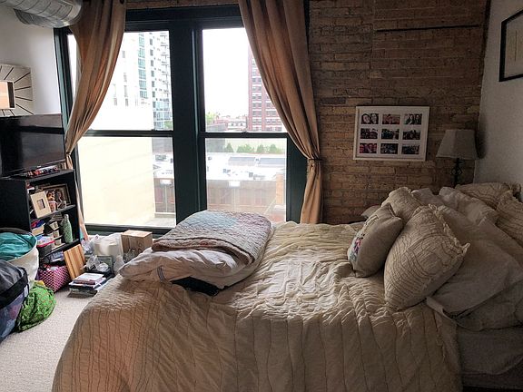 5th image of 411 W Ontario St APT 603