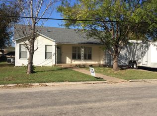 624 Williams St, Albany, TX 76430
