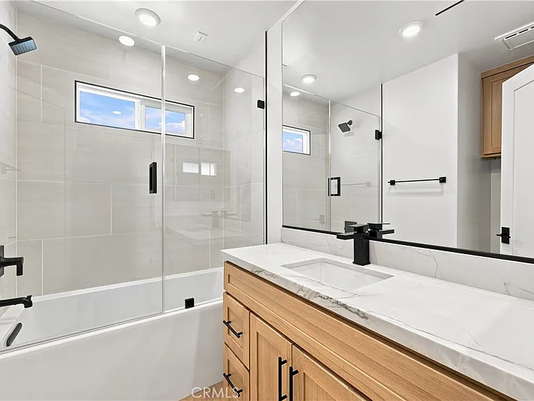 17511 Leafwood Ln — Photo 24