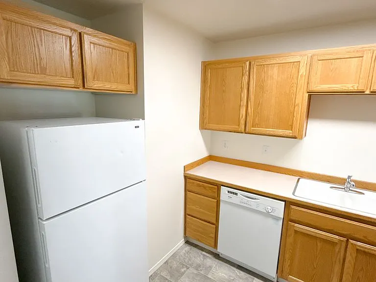 5481-5483 Glenridge Way #5485 — Photo 14