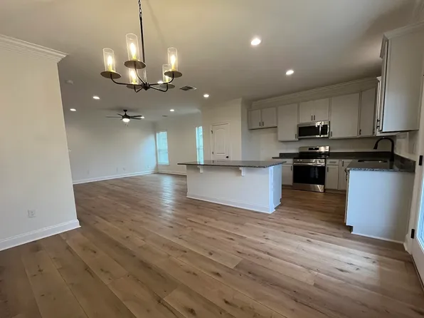 102 Fearless Ave, Youngsville, LA