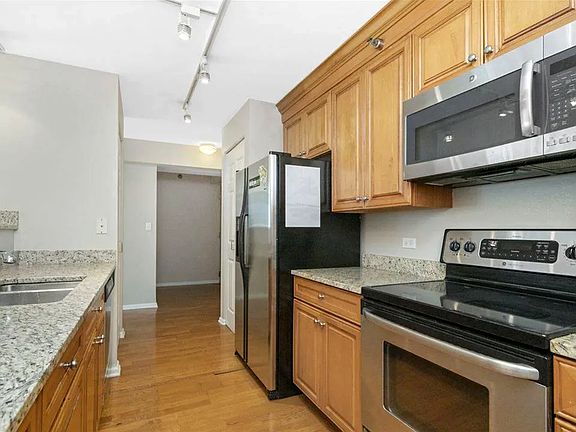 4th image of 345 N La Salle Dr APT 4003