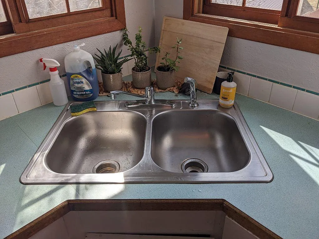 2 bed, 1000 sqft, $1,995 — Photo 4