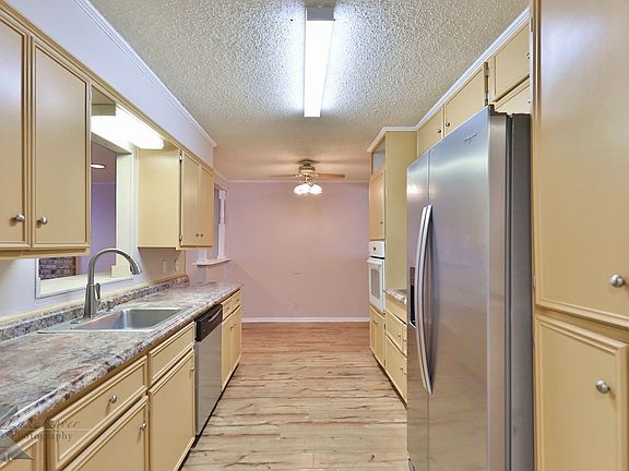 5th image of 425 Hawthorne St