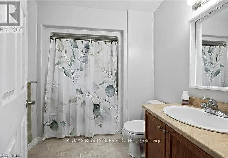 172 Macdougall Dr — Photo 19
