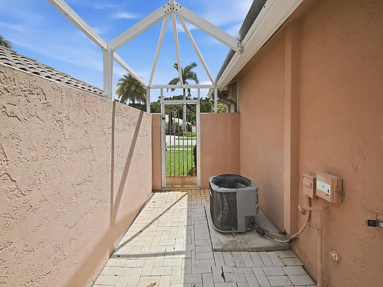 10769 Maple Chase Dr — Photo 12