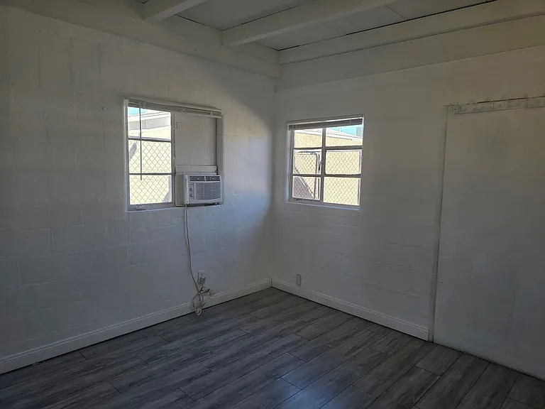 1911 Princeton St — Photo 30