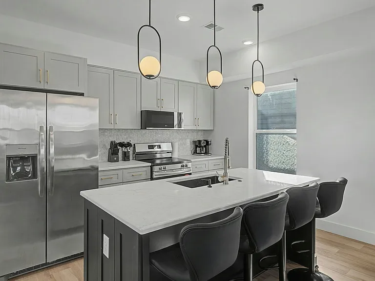 1241 N Avondale Cir #121 — Photo 4
