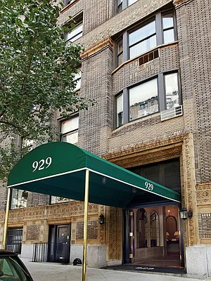 Sold by Sotheby's International Realty | media 16