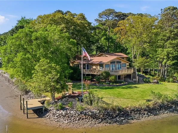 3094 Bray Rd, Virginia Beach, VA 23452