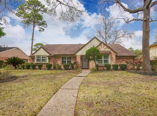 5714 Old Lodge Dr, Houston, TX 77066