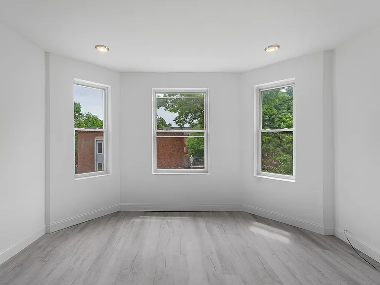 Lyndon Apartment — Photo 28