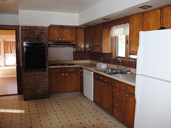 5th image of 825 N Harrison St