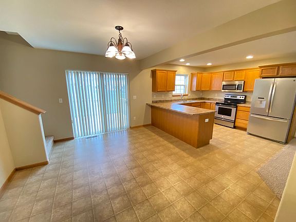 5th image of 1029 Amelia Dr Unit 4