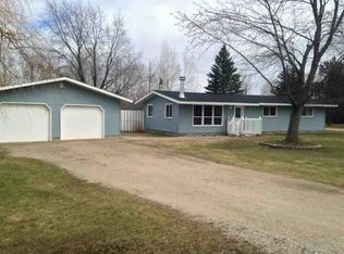 8192 North Dr #3, Gladstone, MI 49837