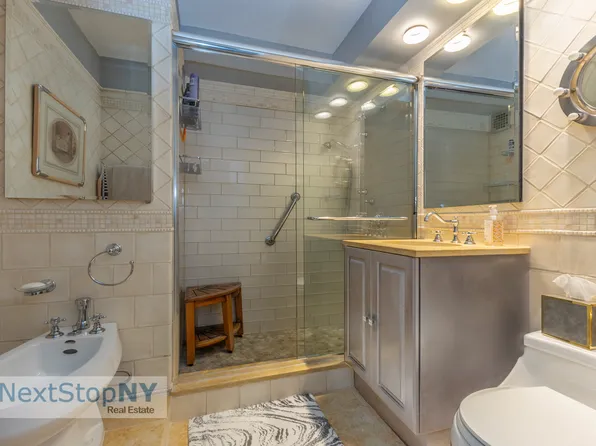 1175 York Avenue image 10 of 19