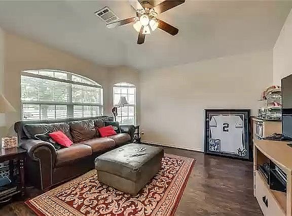 4th image of 3118 Connor Ln