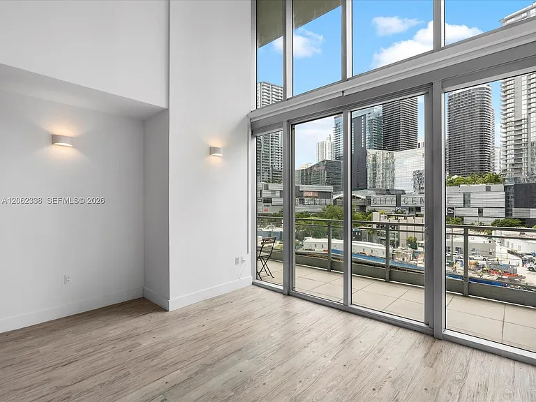 92 SW 3rd St #704 — Photo 7