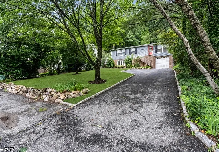 76 Valley View Dr — Photo 23