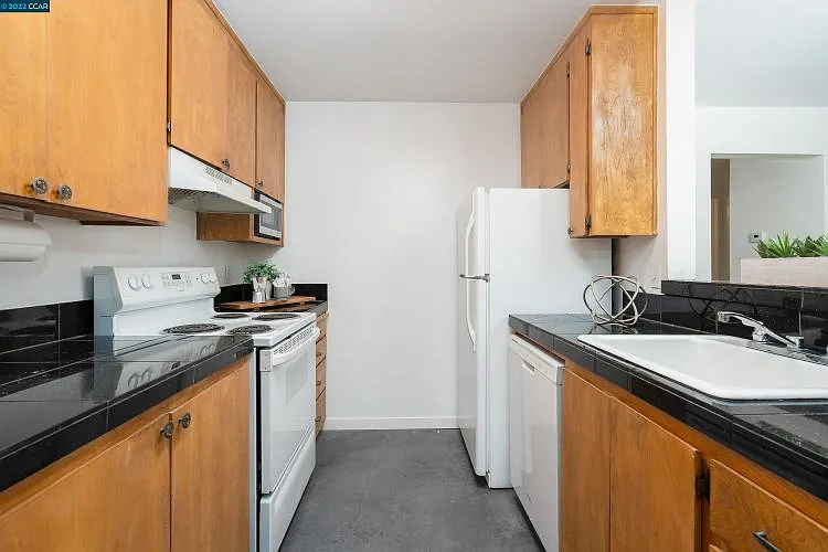 2 bed, 986 sqft, $2,695 — Photo 4
