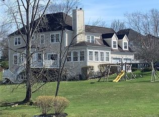 3 Thomas Rd, Poughquag, NY 12570