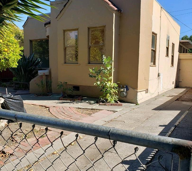1st image of 3040 Hoover St