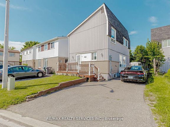 2nd image of 13 Greenbush Ct