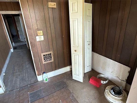 3rd image of 4472 Penrose St