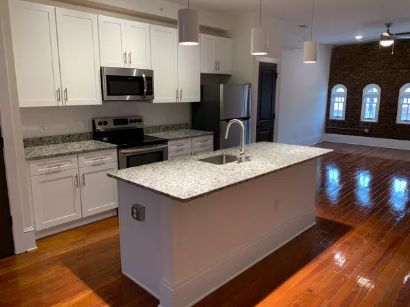 114 W Court St #203, Woodstock, VA 22664