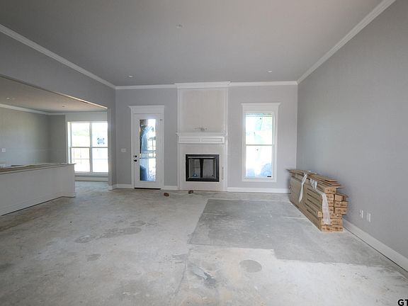 3rd image of 15165 Coop Ln