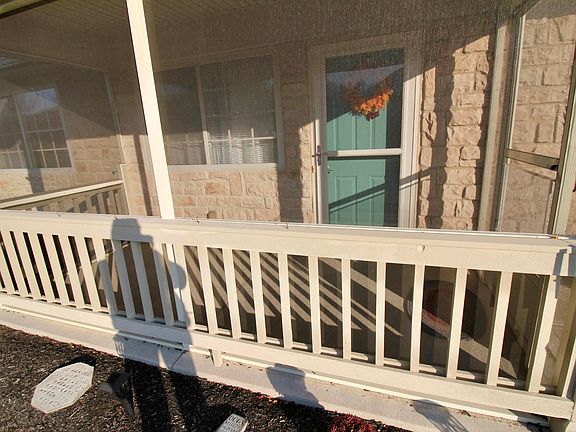 5th image of 682 Fox Run Cir N