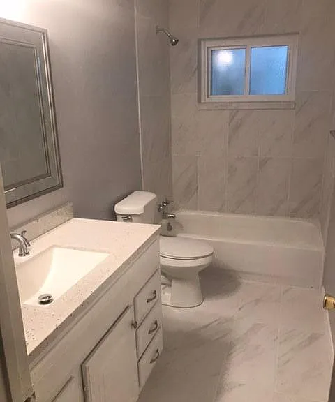 Other pic of guest bathroom