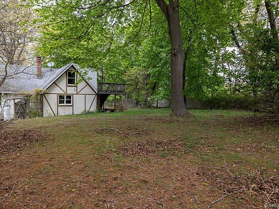 4th image of 7 Amagansett Drive