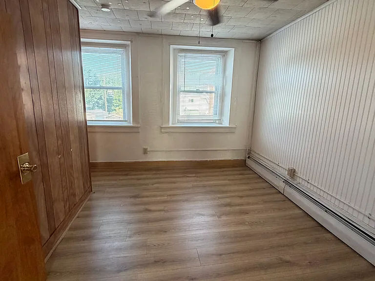 319 S 2nd St — Photo 13