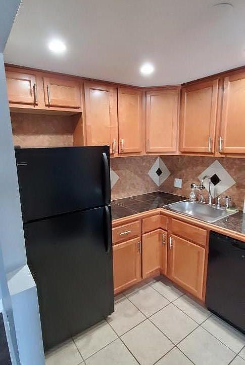 1st image of 1460 Fairlane Dr APT 517